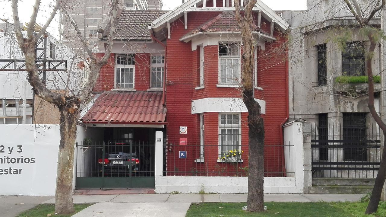 Bed and Breakfast La Casa Almeyda Сантьяго Экстерьер фото
