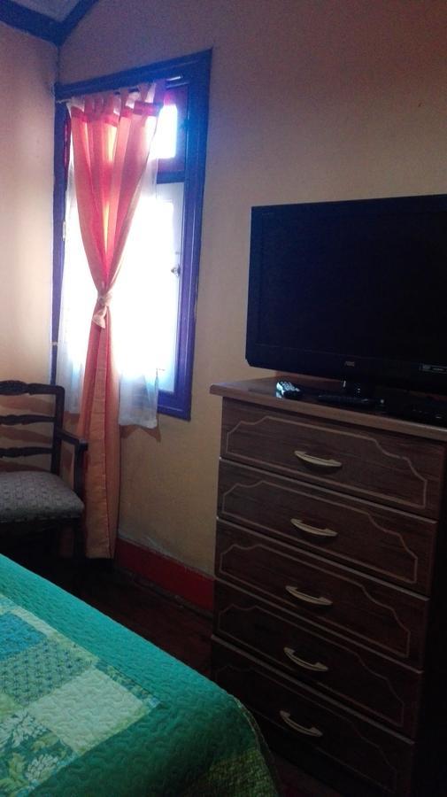 Bed and Breakfast La Casa Almeyda Сантьяго Экстерьер фото